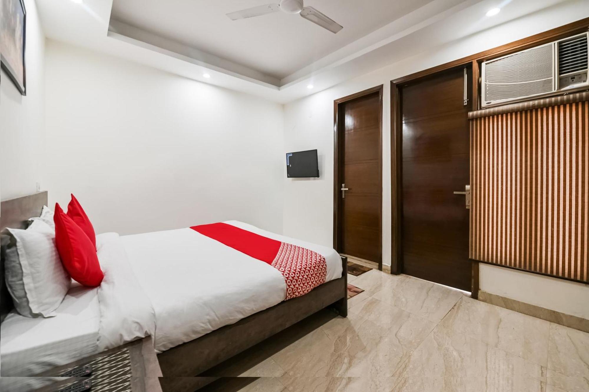 Hotel O Premium Rooms Chhatarpur New Delhi Exterior photo