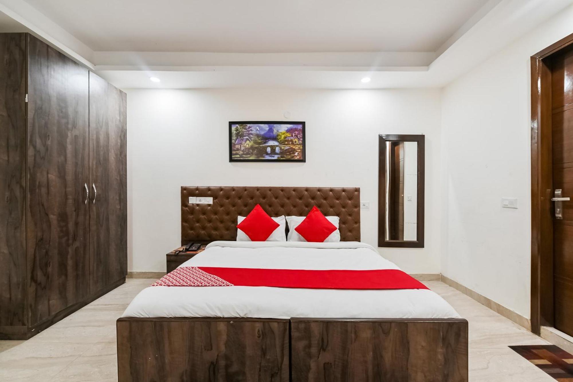 Hotel O Premium Rooms Chhatarpur New Delhi Exterior photo
