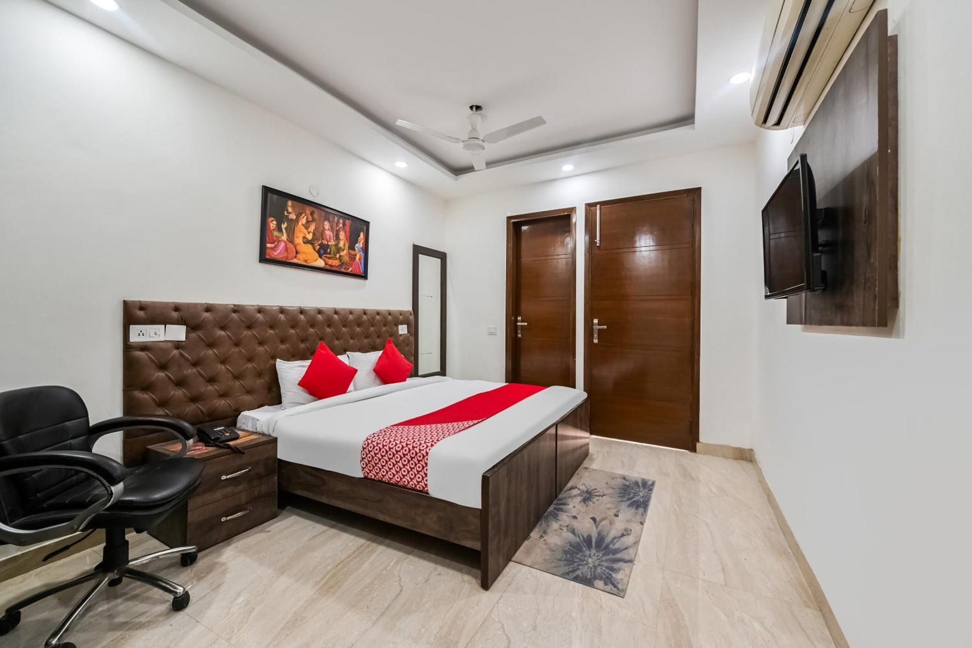 Hotel O Premium Rooms Chhatarpur New Delhi Exterior photo