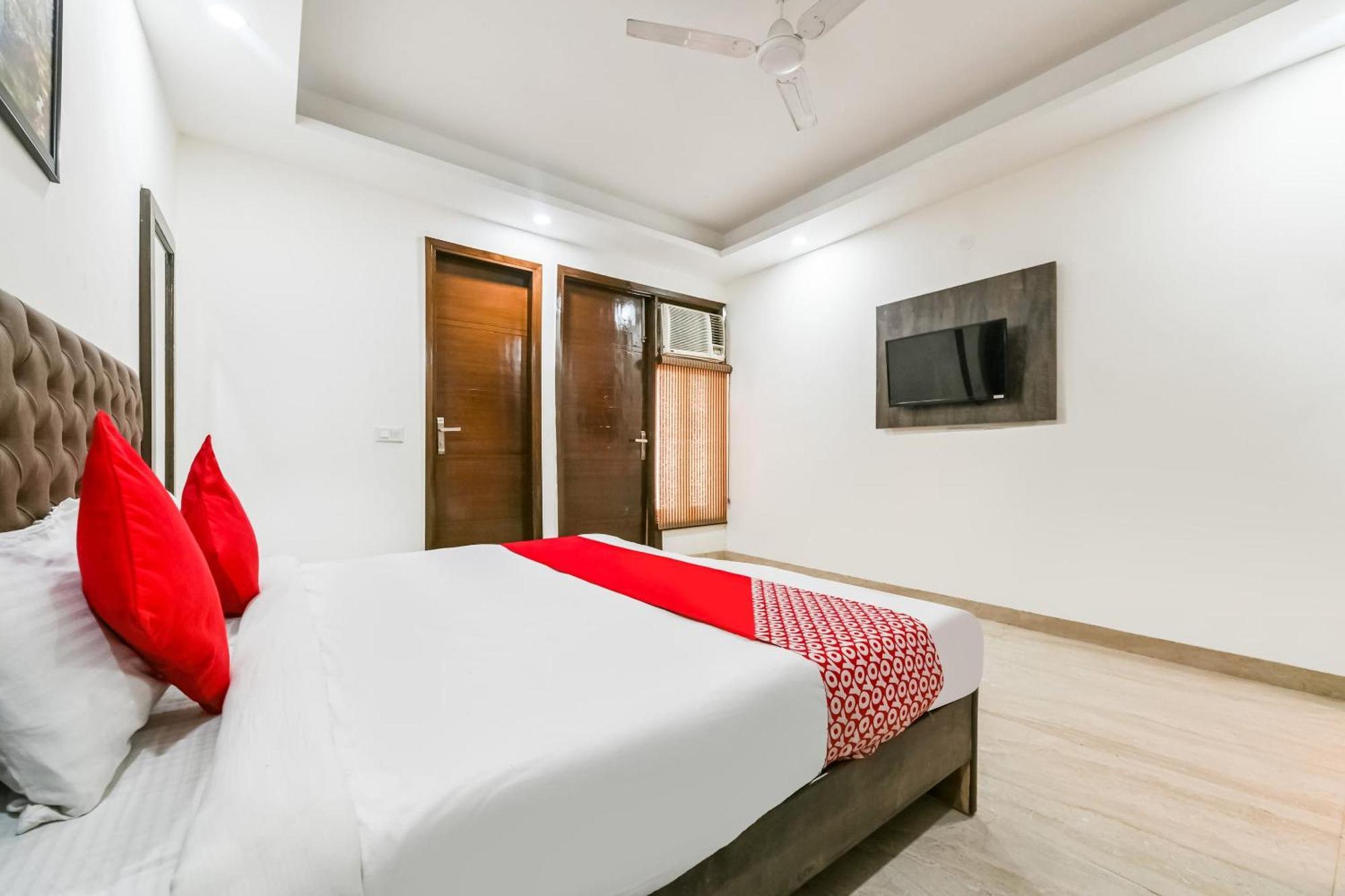 Hotel O Premium Rooms Chhatarpur New Delhi Exterior photo