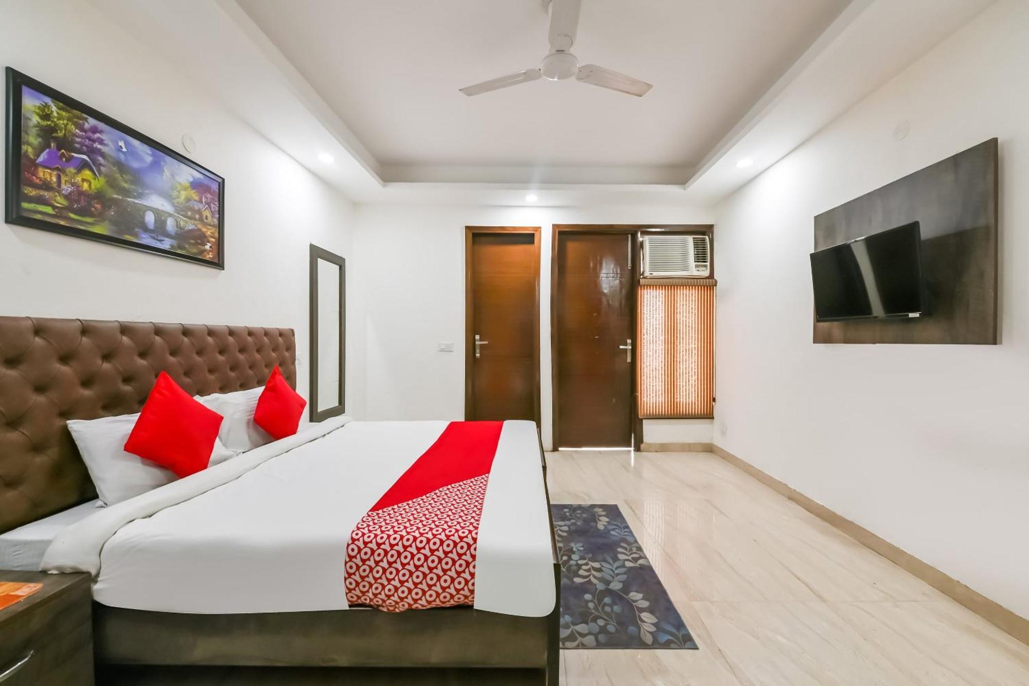 Hotel O Premium Rooms Chhatarpur New Delhi Exterior photo