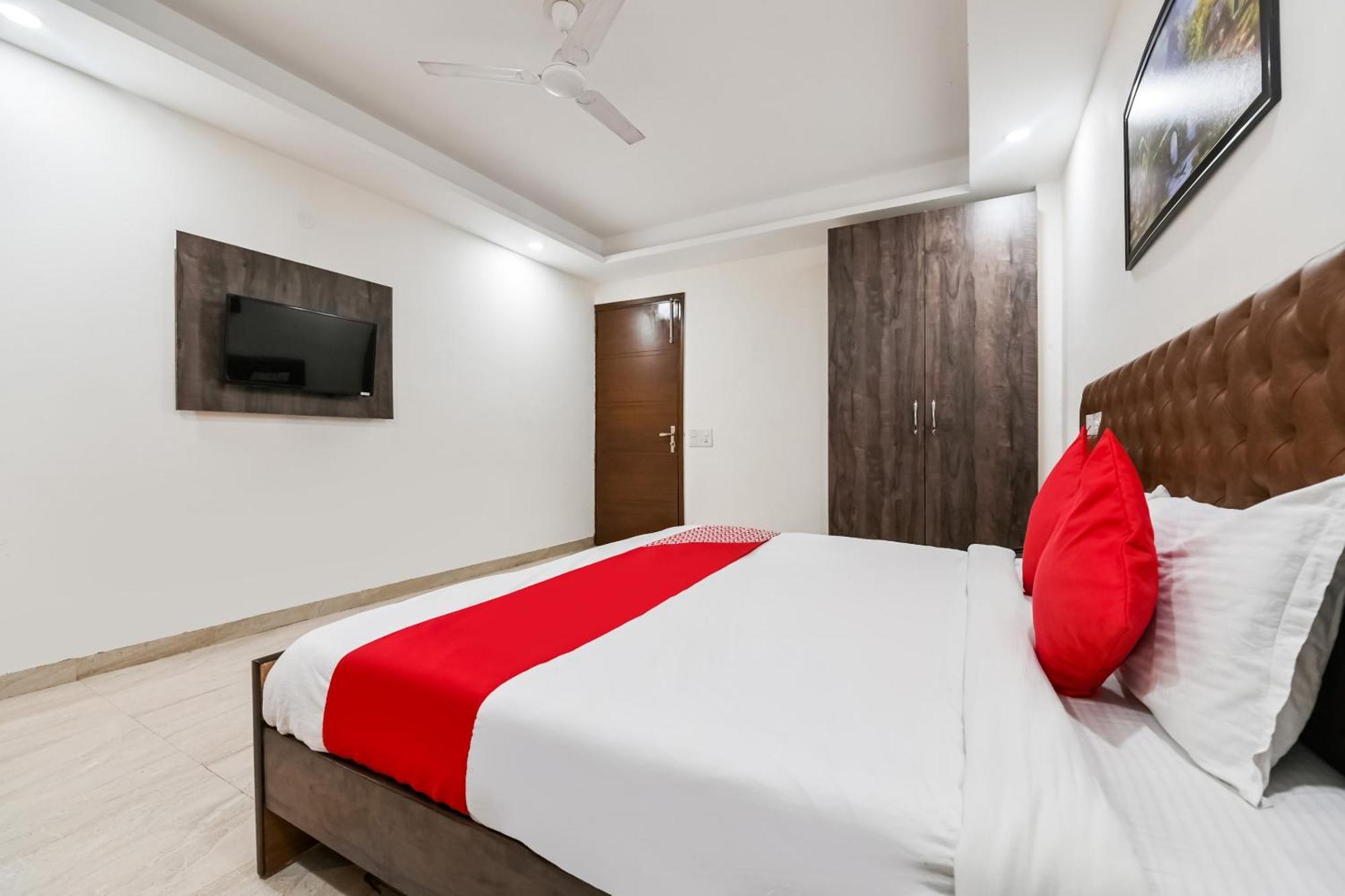Hotel O Premium Rooms Chhatarpur New Delhi Exterior photo