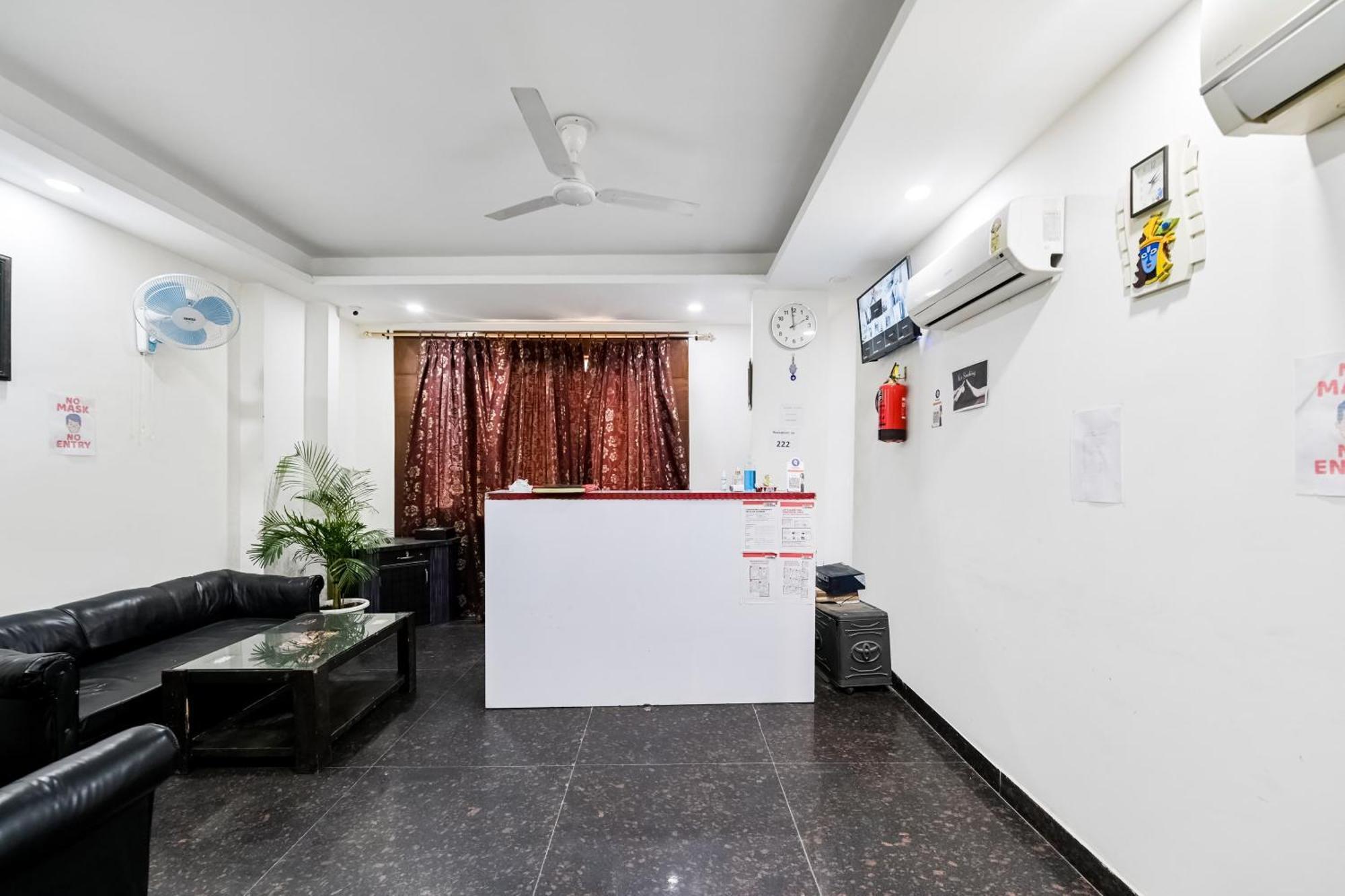 Hotel O Premium Rooms Chhatarpur New Delhi Exterior photo