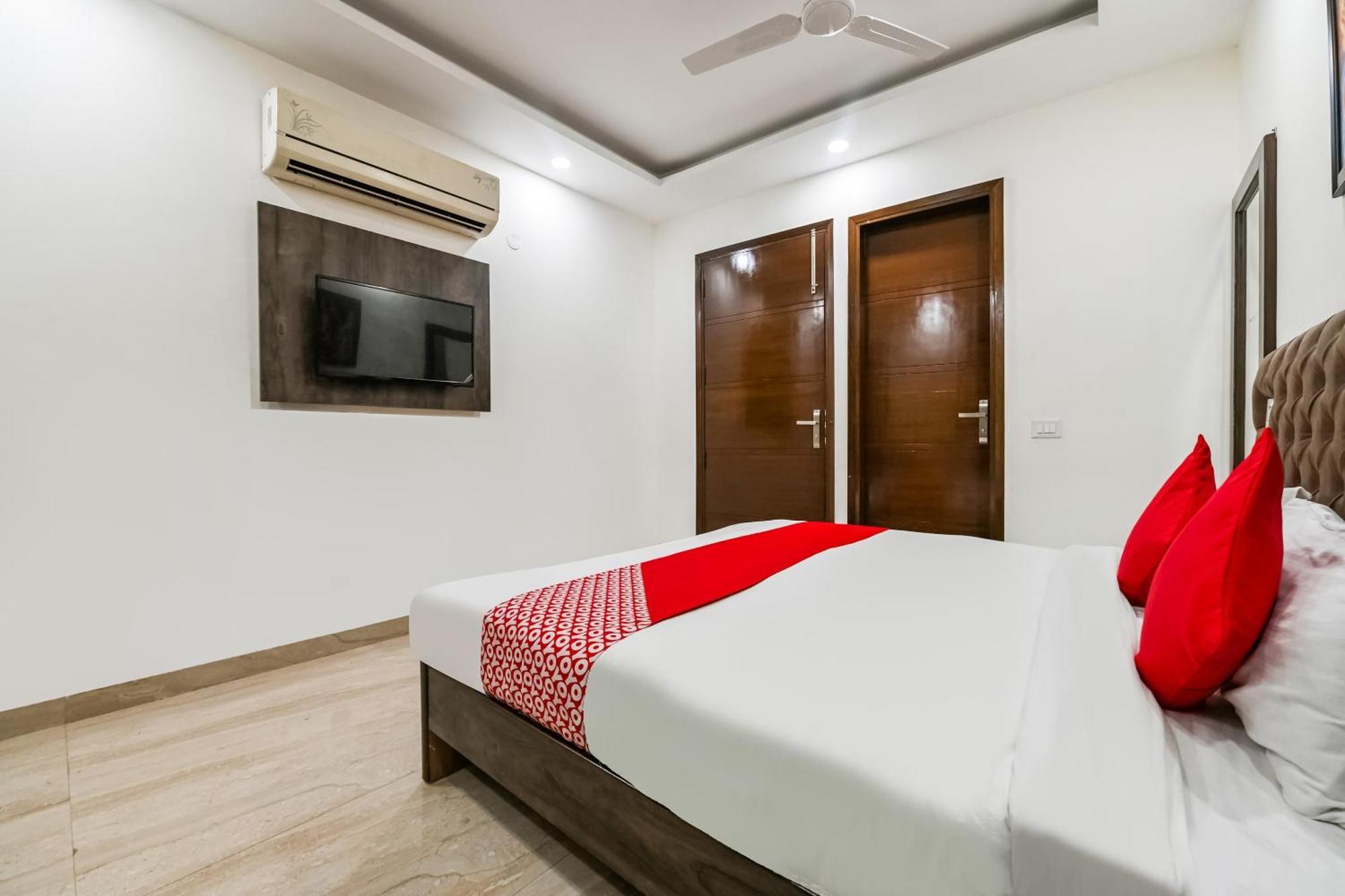 Hotel O Premium Rooms Chhatarpur New Delhi Exterior photo